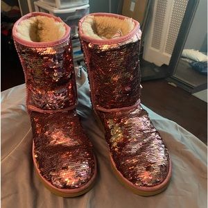 Sparkly Pink Uggs Beautiful condition! Worn a handful of times !